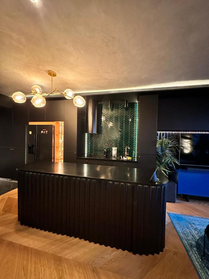 Апартаменты Skyline Elegance With Free Parking Братислава Экстерьер фото