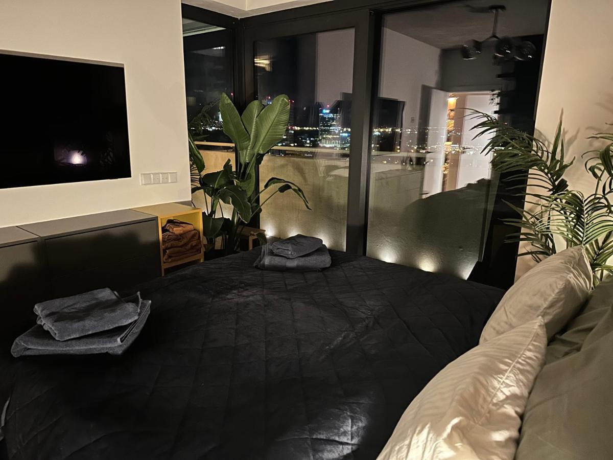 Апартаменты Skyline Elegance With Free Parking Братислава Экстерьер фото
