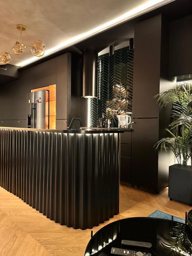 Апартаменты Skyline Elegance With Free Parking Братислава Экстерьер фото