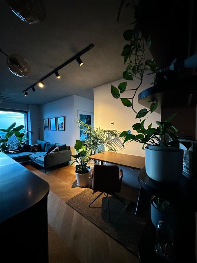 Апартаменты Skyline Elegance With Free Parking Братислава Экстерьер фото